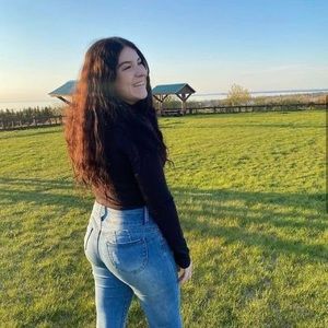 Meet your Posher, Alexandra